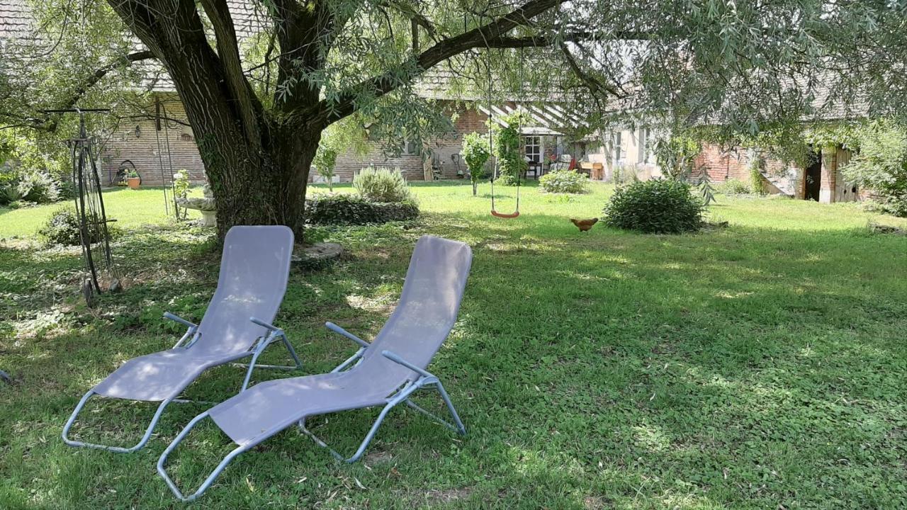 Gite Chez Leo Varennes-sur-le-Doubs Экстерьер фото